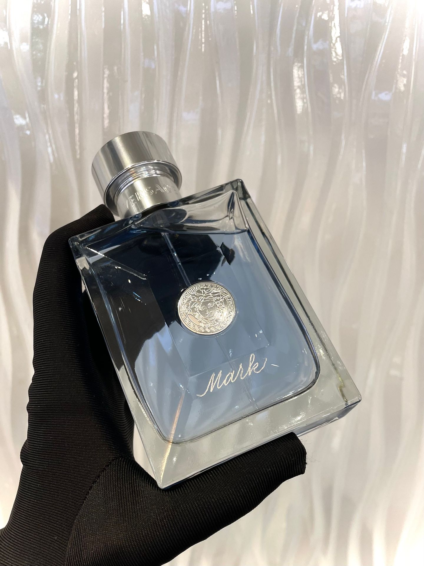Engraving in Crown Princess boutique Versace