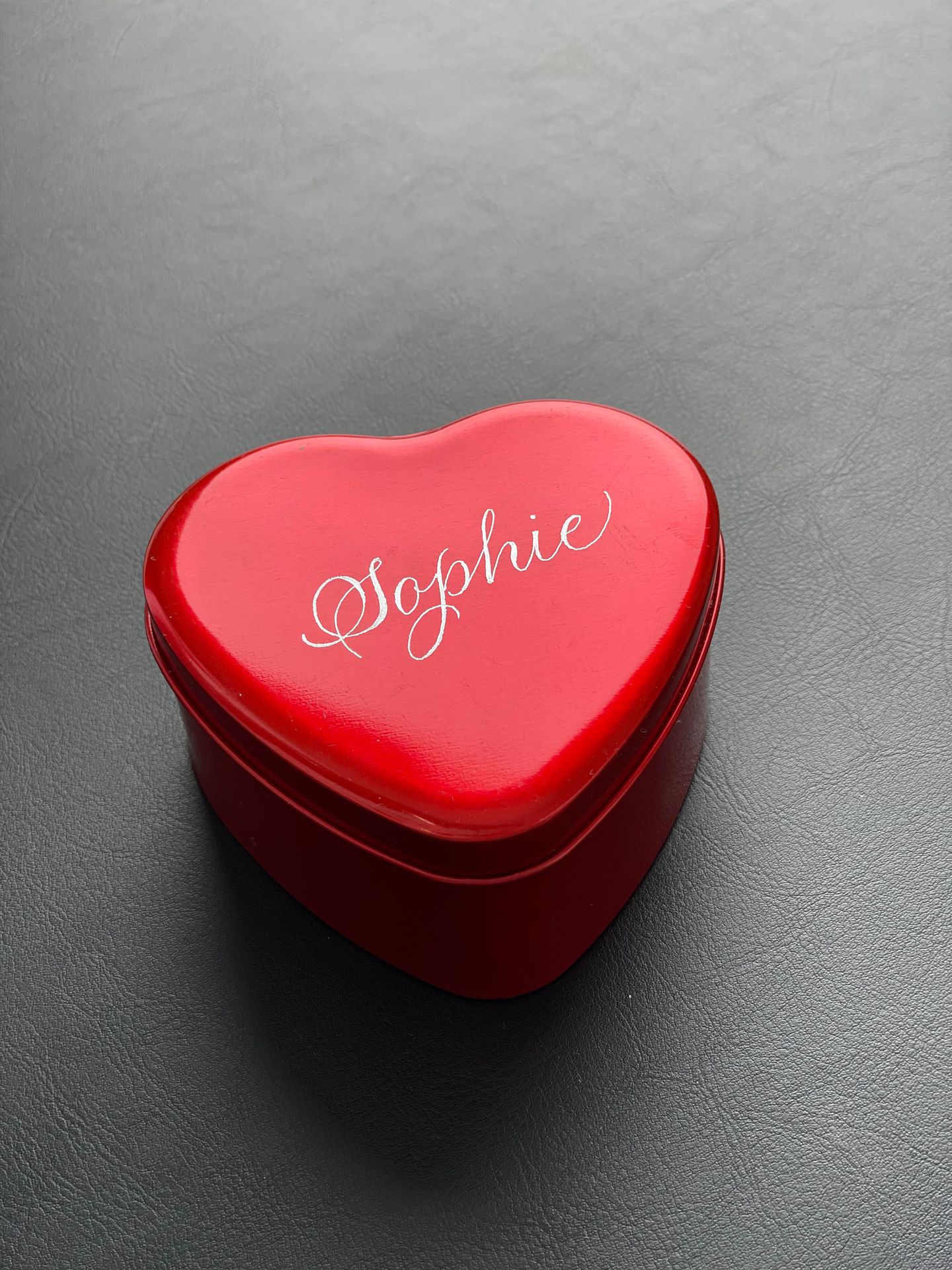 Red heart tin engraving
